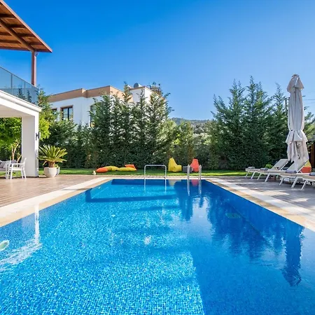 Contemporary Luxury In Yalikavak Center Willa *