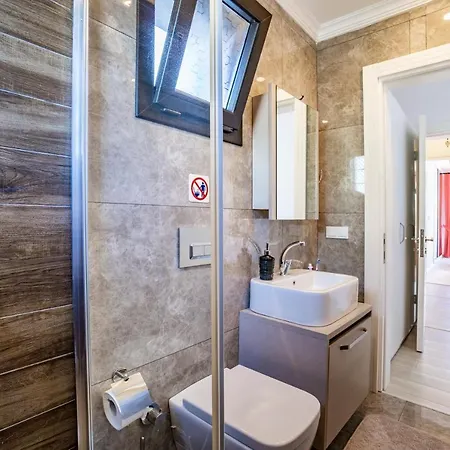Contemporary Luxury In Yalikavak Center Willa