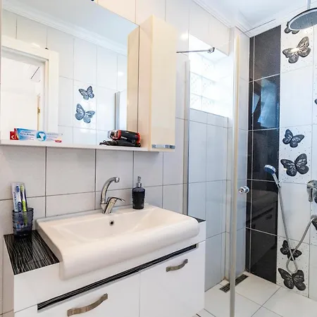 Contemporary Luxury In Yalikavak Center Willa Bodrum