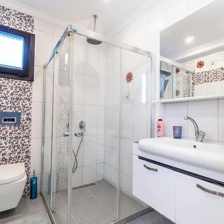 Contemporary Luxury In Yalikavak Center بودروم