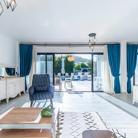Contemporary Luxury In Yalikavak Center بودروم